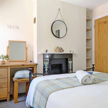 Four Priory Road, Chichester Ngoại thất bức ảnh