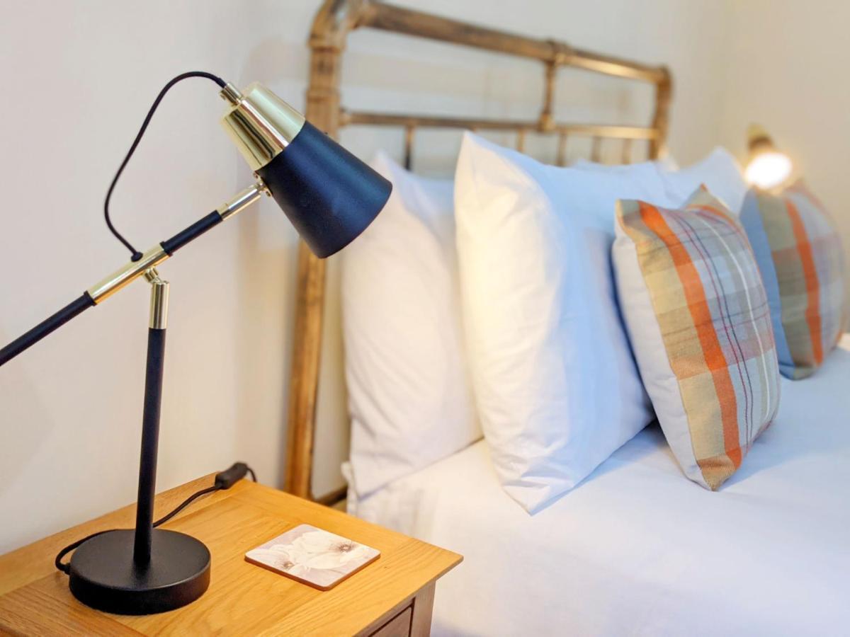 Four Priory Road, Chichester Ngoại thất bức ảnh