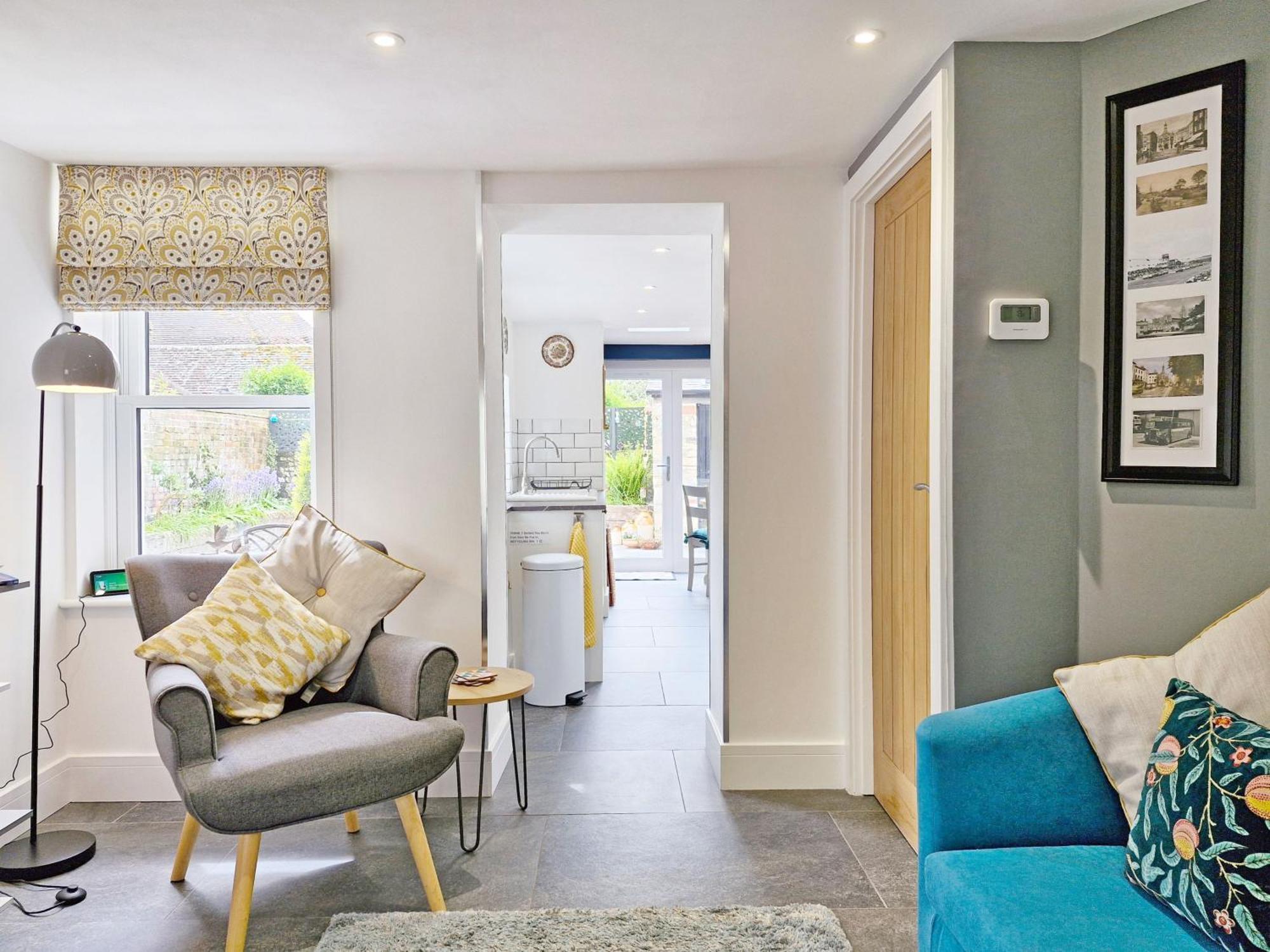 Four Priory Road, Chichester Ngoại thất bức ảnh